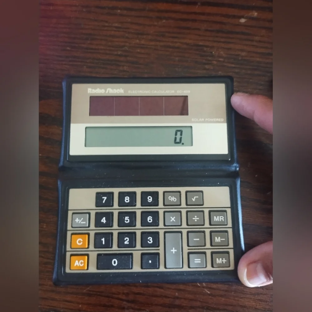 Vintage Radio Shack Calculator EC-409 Calculator (Solar Power) Made In‎ Japan